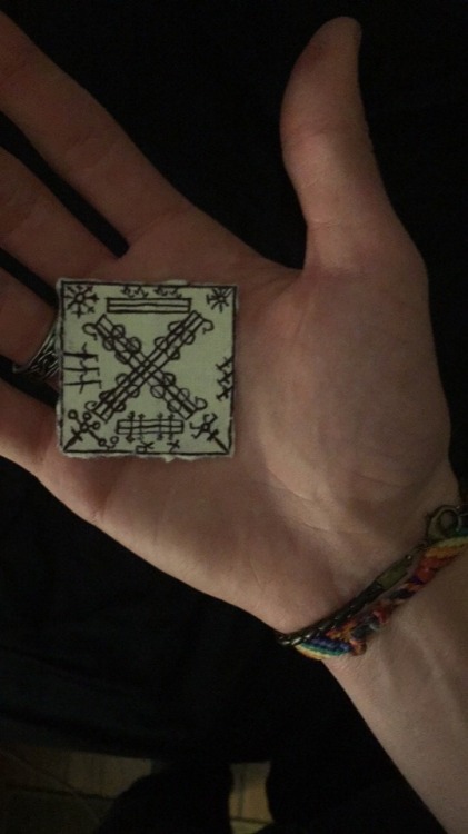 ek-vitki: Protective parchment talisman to render the holder immune to all baneful and dark magick. 