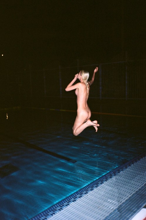 If you’re a girl, every swim on Fenuo is skinny-dipping! But there’s still somethin