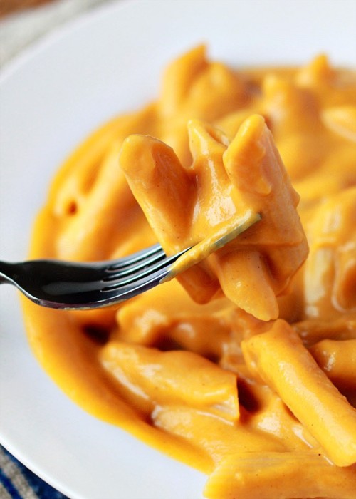tinykitchenvegan:Vegan Stovetop Mac & “Cheese”