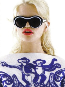 specsenvogue:  Daphne Groeneveld photographed