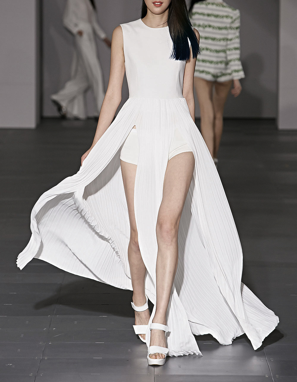 glitter-in-wonderland:  kuroikami:  Arche SS ‘14  xx