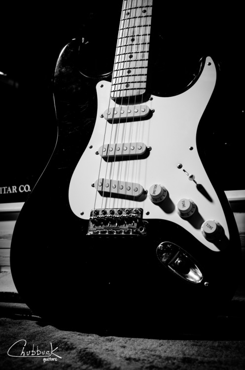 chubbuckguitars:  1988-89 Japanese Fender Stratocaster :: loose jack plate & pickup magnet.  More details on the my main blog: http://blog.chubbuckguitars.com/2013/03/26/80s-japanese-strat-jacked-up-magnet-repair/