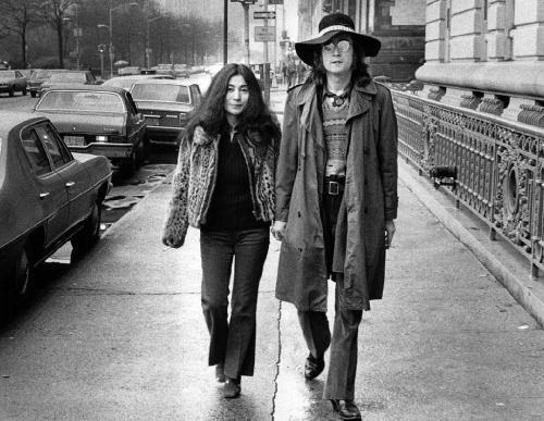 prominentmen:    John Lennon & Yoko, NYC, 1973.   © Bob Gruen 