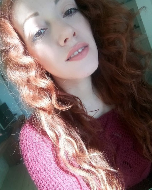 Sono tornata con i selfieeee1,2 o 3?? #redhead #redhairwww.instagram.com/p/CH5XmoRM2xX/?igsh