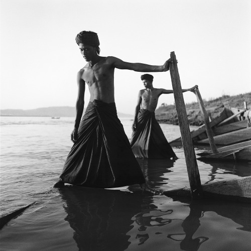 torrid-wind:Shipwreck, Burma, 2011 - photo by Monica Denevan, from the “Burma” series(**