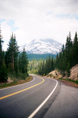 intothegreatunknown:  Road to Bachelor | Oregon, USA