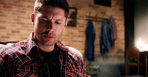 frozen-delight:SPN Parallels: Dean wiping his eyes with the back of his handDean […] is grumpy and s