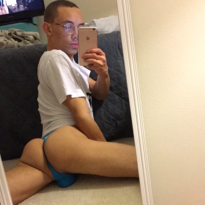 bussyplay:  i missed you guys ❤️💋