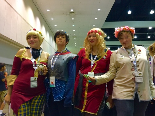 hustleandbustlecosplay:lelianasherald:horticulturalcephalopod:some dragon age cuties from comikaze t