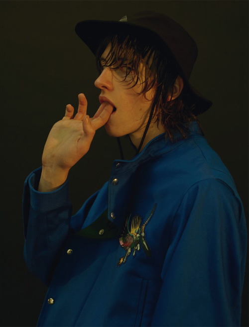 justdropithere:  Benno Bulang by Markus Pritzi - L'Officiel Hommes Germany SS16