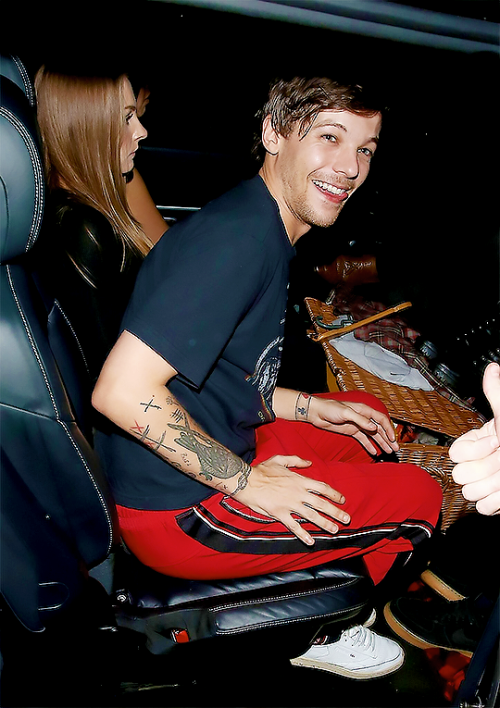louisgalaxy:Leaving Chinawhite nightclub with friends after The X Factor Final - 12/03/2018