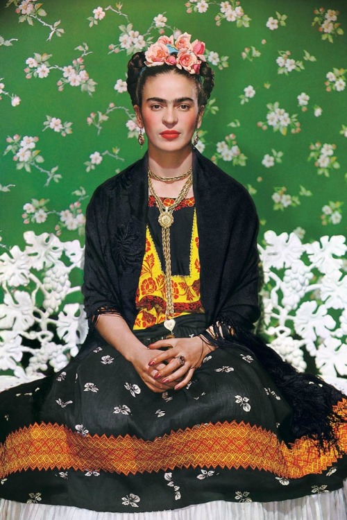 Porn Pics feets: “Frida on white bench”, New York,