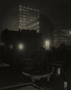 pleoros: Alfred Stieglitz, From the Back Window – “291” (1) 1915