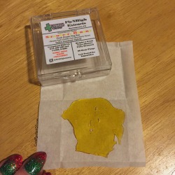 coralreefer420:  FlyNHigh Extracts’ Strawberry Banana shatter was on point with flavor!