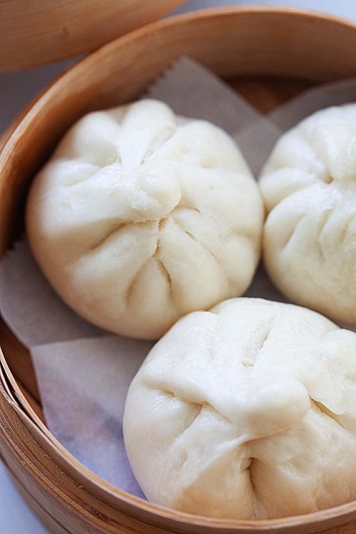 foodffs:STEAMED CHICKEN BUNSFollow for recipesIs this how you roll?