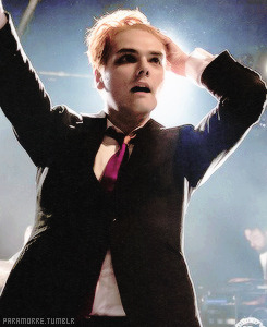 paramorre:Gerard Way at Portsmouth Wedgewood Rooms (21.08.14)