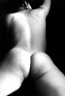 animageisha:  From the 1983-88 Haiku series by Ralph Gibson 