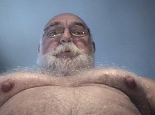daninrenton: bearluvr2479: bdw1990: Filthy fucking Grandad…I want to suck on his tits and lic