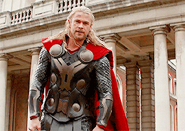 simplychrishemsworth: asgardian dork in a cape