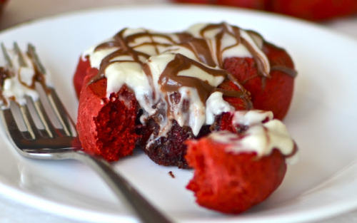 gryffindors-time-lady:  foodfuckery:  Red Velvet Nutella “Cinnamon” Roll Hearts  Recipe  I need new pants 