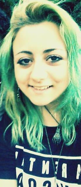 timetobemyownhero:  SCOMPARSA Martina del Giacco, circa 16 anni, di Fornacette in provincia di Pisa, è scomparsa ieri, lunedì 10 Novembre 2014. Chiunque ne avesse notizie è pregato di contattare la madre al numero 3497889055. Pregherei chiunque veda