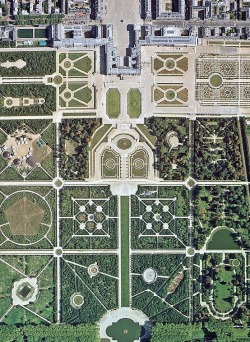 buddhabrot:  Versailles gardens from above