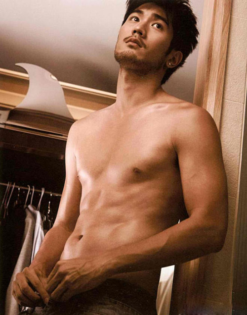pipecitop:  krazybunny14:  Oh Godfrey…  Oh man 