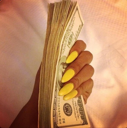barbie-isalive:  camillediamonds:  ♦  👸 