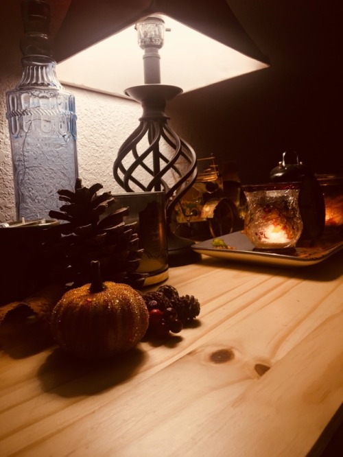 My room is starting to feel like fall. 