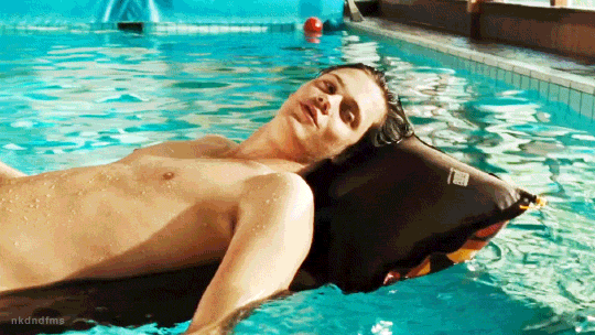 nkdndfms:Bill Skarsgård