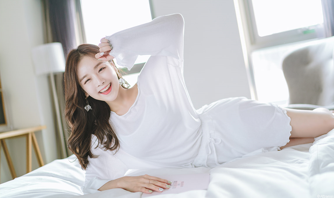 korean-dreams-girls:  Kim Shin Yeong - June 12, 2018 1st Set