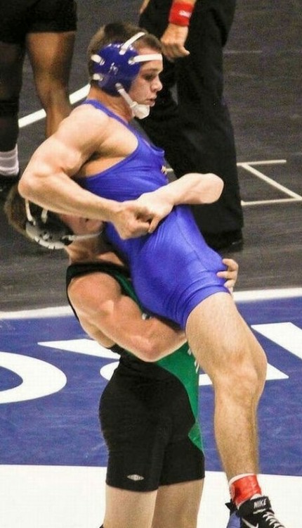 allsportsmen:  College Wrestler crotch grab