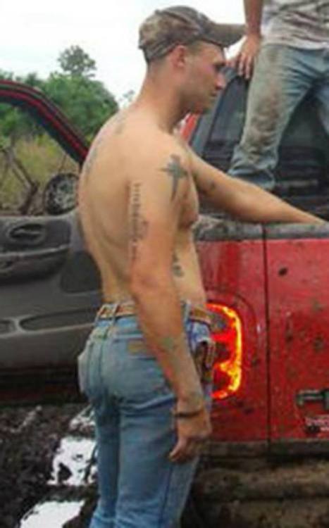 trashyredneckmen:  Fuck me dirty cowboy 