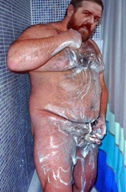 suruatgip:  Nick Frost FakeShower time