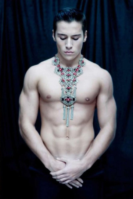 b0yonce:  extra0rd1nary-belleza:  Renato Ferreira  ॐ