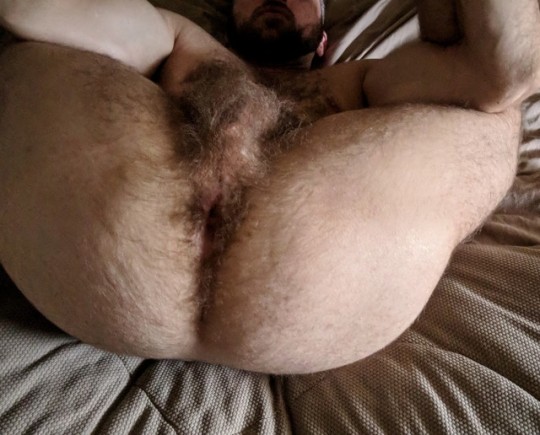 Porn Pics tollsidares:  This hairy hole needs a rim