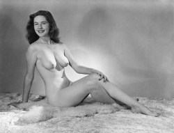 vintagecharmingbeauties: 1950s USA Mystery Model.
