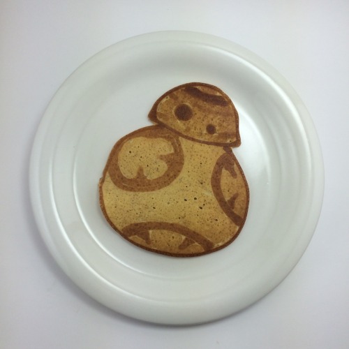 Finally did some Episode 7 pancakes!Some of my other Star Wars pancakes:griddlemethis.tumblr.