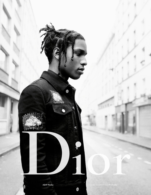 Dior Homme Spring/Summer 2017O fave é o A$AP Rocky, porém Boy George, Ernest Klimko e Rami Malek tam