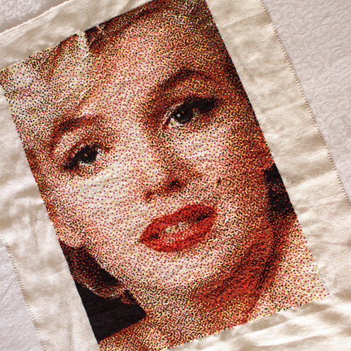 Marilyn Monroe stitched by fernandaffp. Pattern designed by Quercetti Art.“I was gonna wait to post 