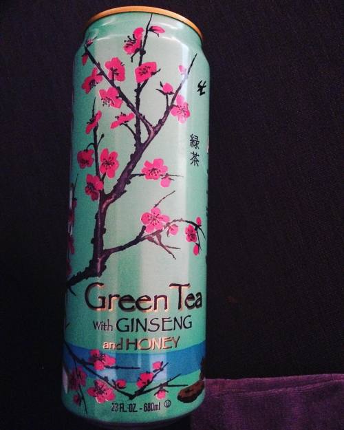 Green tea is US.look so cute:) um?in honey？taste is little bit sweet:)good🤗Taste was similar to lemon tea❤️ by official_hitomitanaka