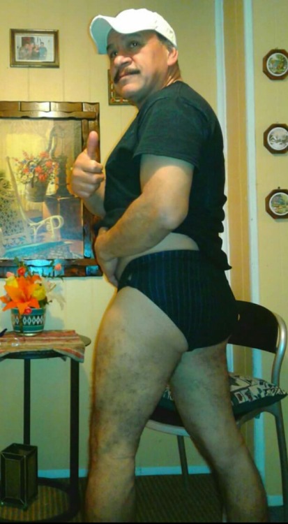 israelmederos:  Qué les parece este lindo madurito