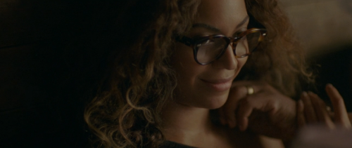 betterthankanyebitch:she’s so cute with glasses on