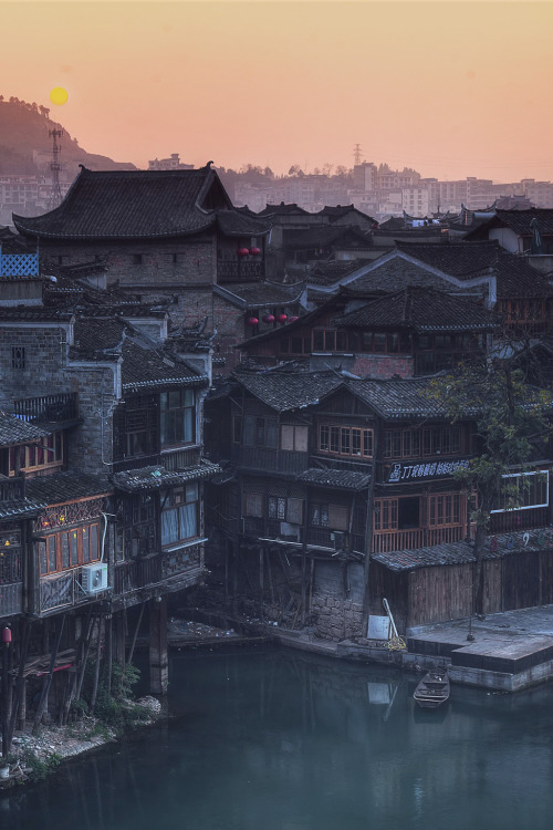 mstrkrftz: Founghuan, Hunan, China by Hussam Haji Bakr