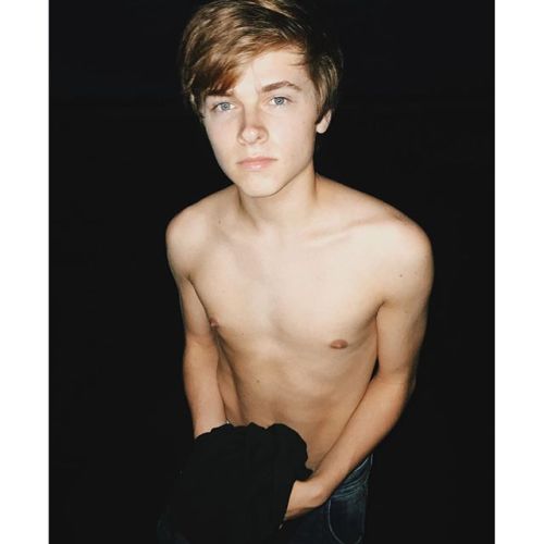 lxkekorns:lukekorns: Beach x 