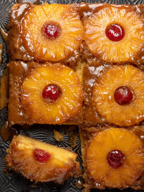 sweetoothgirl:    Pineapple Upside-Down Cake  