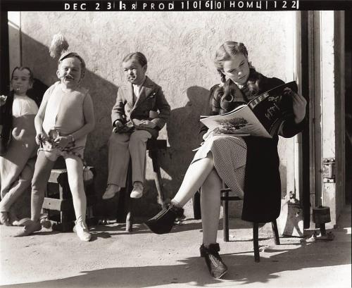 oldschoolpic: Judy Garland and extras, behind the scenes of Wizard of Oz, 1930’s by hulkhogans