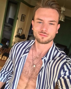 furrytrade:Follow both of my blogs @ http://furrytrade.tumblr.com/ &amp; http://dirtyrabbithole.tumblr.com