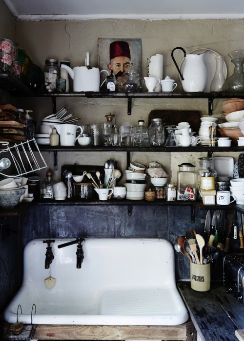 gravity-gravity:Cluttered kitchen via The Design Files