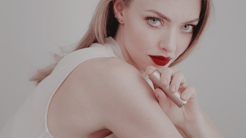 suchamandaseyfried:  Amanda Seyfried for «Lancôme» Fall / Winter 2020L'Absolu Rouge Intimate lipstick promo video by Damien Krisl